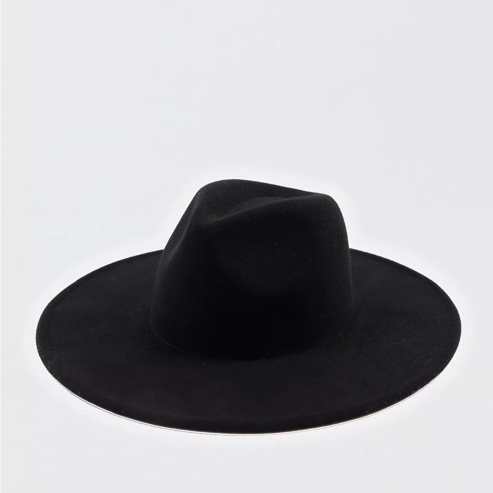 Fedora wide brim